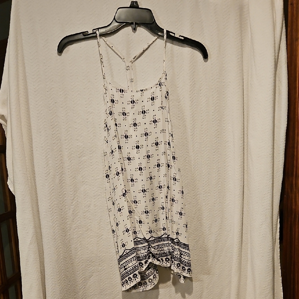 Women's White and Black Patterned Top